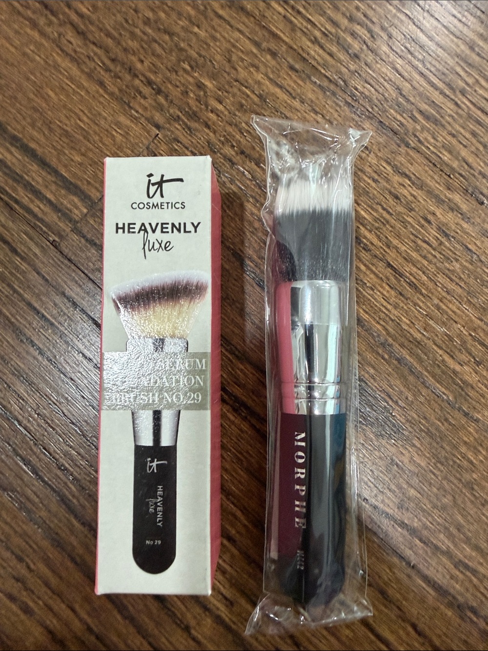 Morphe buffer brush & It cosmetics foundation brush